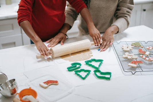 10 Unique Holiday Activities for Kids That Parents Enjoy Too - ANB Baby