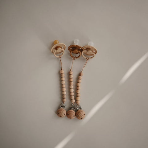 Mushie Pacifier Clip Cleo, Wood, -- ANB Baby